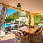 Villa Ari 8+2 *