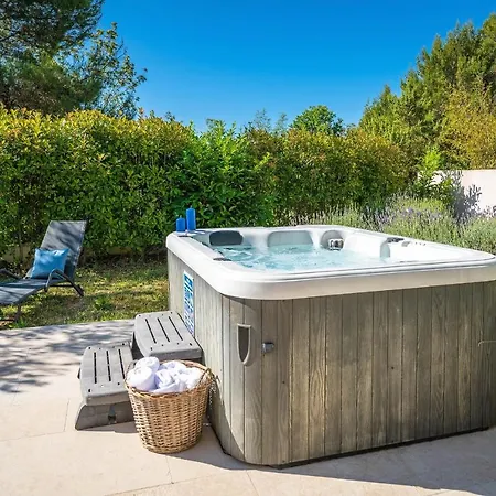 Ari 8+2 * Крница