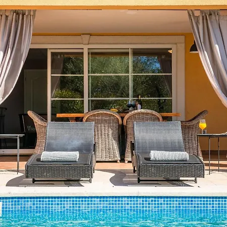 Ari 8+2 Вилла *