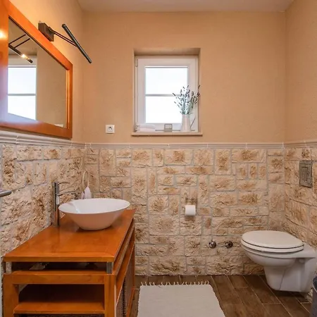 Вилла Ari 8+2 Крница