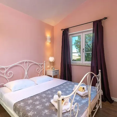Villa Ari 8+2 Krnica