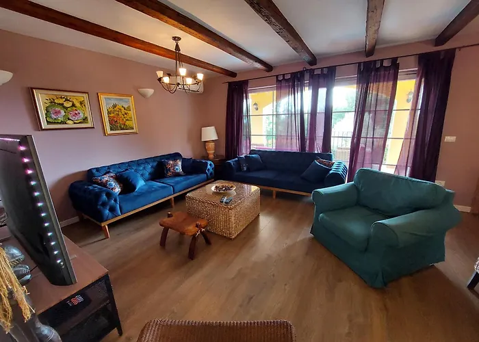 Villa Ari 8+2 *